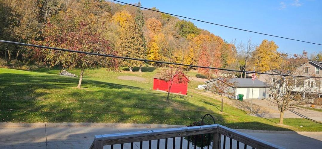 Villa Trickling Waters Retreat Marquette Exterior foto